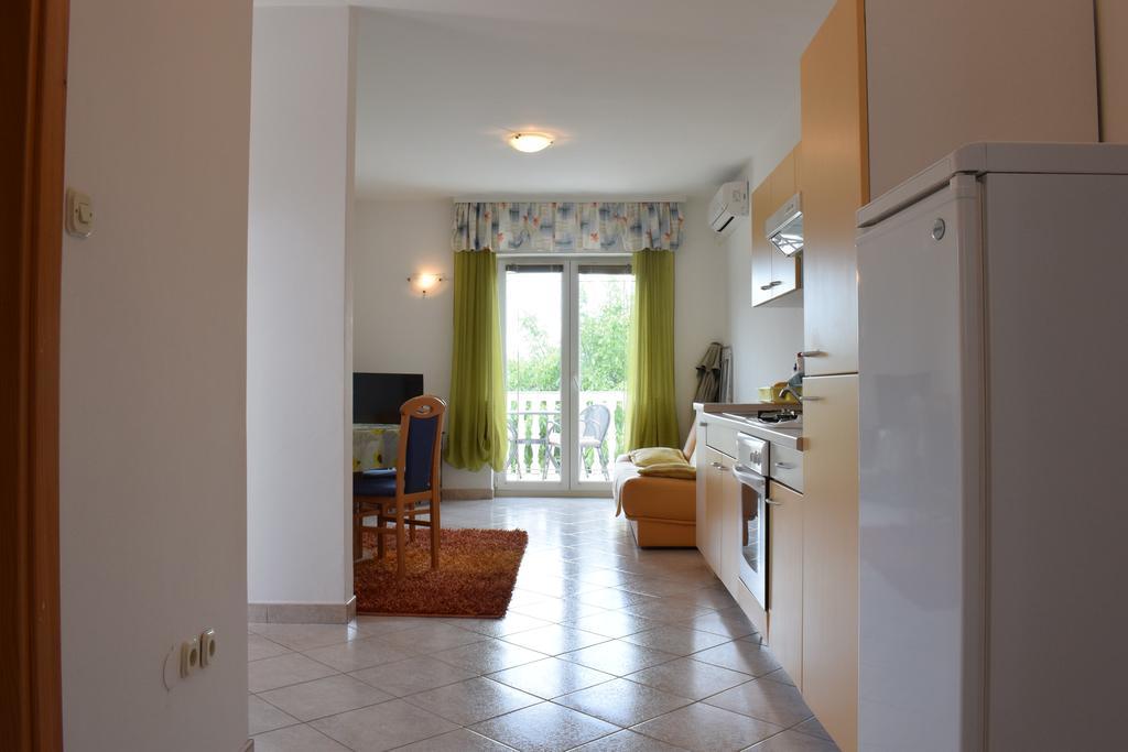 Apartments Green Oasis Малинська Екстер'єр фото